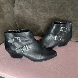 Franco Sarto Black Leather Ankle boots size 7.5W